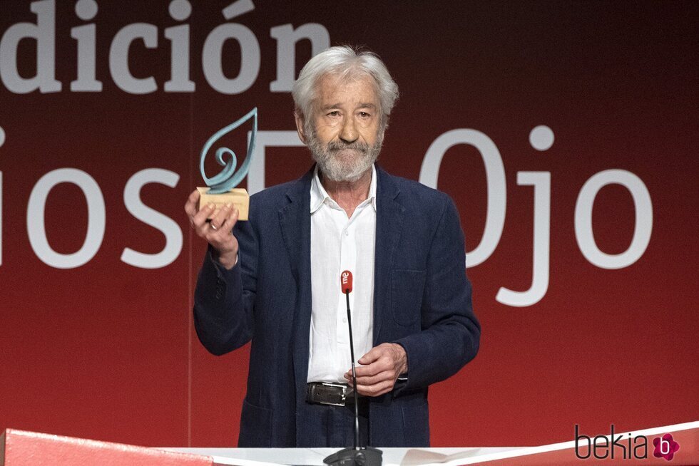 José Sacristán con su Premio El Ojo Crítico 2021