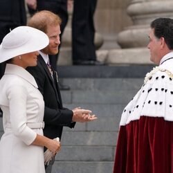 El Príncipe Harry y Meghan Markle en su aparición en el Servicio de Acción de Gracias por el Jubileo de Platino