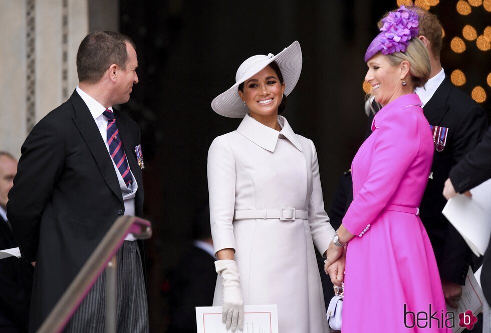 El Príncipe Harry y Meghan Markle y Peter Phillips y Zara Phillips, muy cómplices en el Servicio de Acción de Gracias por el Jubileo de Platino