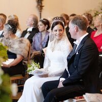 Gustav zu Sayn-Wittgenstein-Berleburg y Carina Axelsson en la celebración de su boda