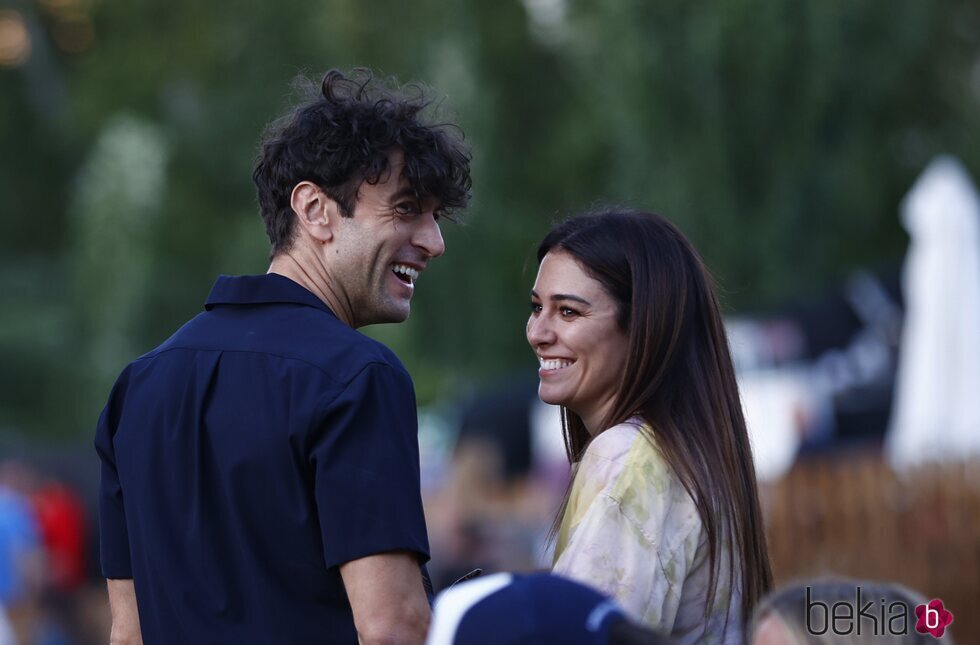 Blanca Suárez y Javier Rey, felices en el concierto de Love of Lesbian