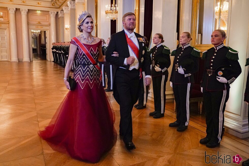 Guillermo Alejandro y Máxima de Holanda en la cena de gala por el 18 cumpleaños de Ingrid Alexandra de Noruega