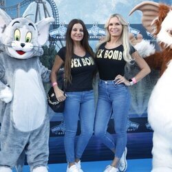 Sonia Monroy y Yola Berrocal en la inauguración de atracciones en el Parque Warner Beach