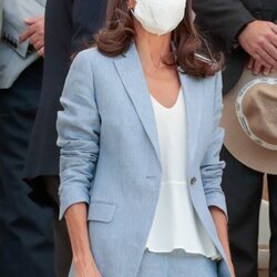 La Reina Letizia con mascarilla en un acto oficial una semana después de dar positivo en Covid