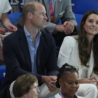 Los Duques de Cambridge y la Princesa Charlotte en una competición de natación en los Juegos de la Commonwealth 2022