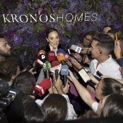 Tamara Falcó, rodeada de medios después de reaparecer tras su ruptura