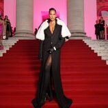 Cindy Bruna en el desfile de Calzedonia en París