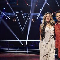 Lola Índigo y Luis Fonsi en las batallas de 'La Voz 2022'