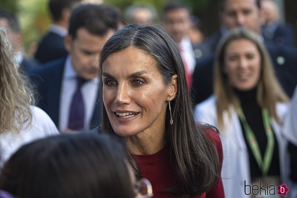La Reina Letizia estrena los pendientes de Ticsilver en Barcelona