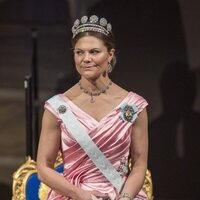 Victoria de Suecia con la tiara de Botones en los Premios Nobel 2022