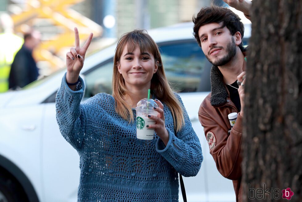 Sebastián Yatra y Aitana Ocaña dando un paseo por Madrid