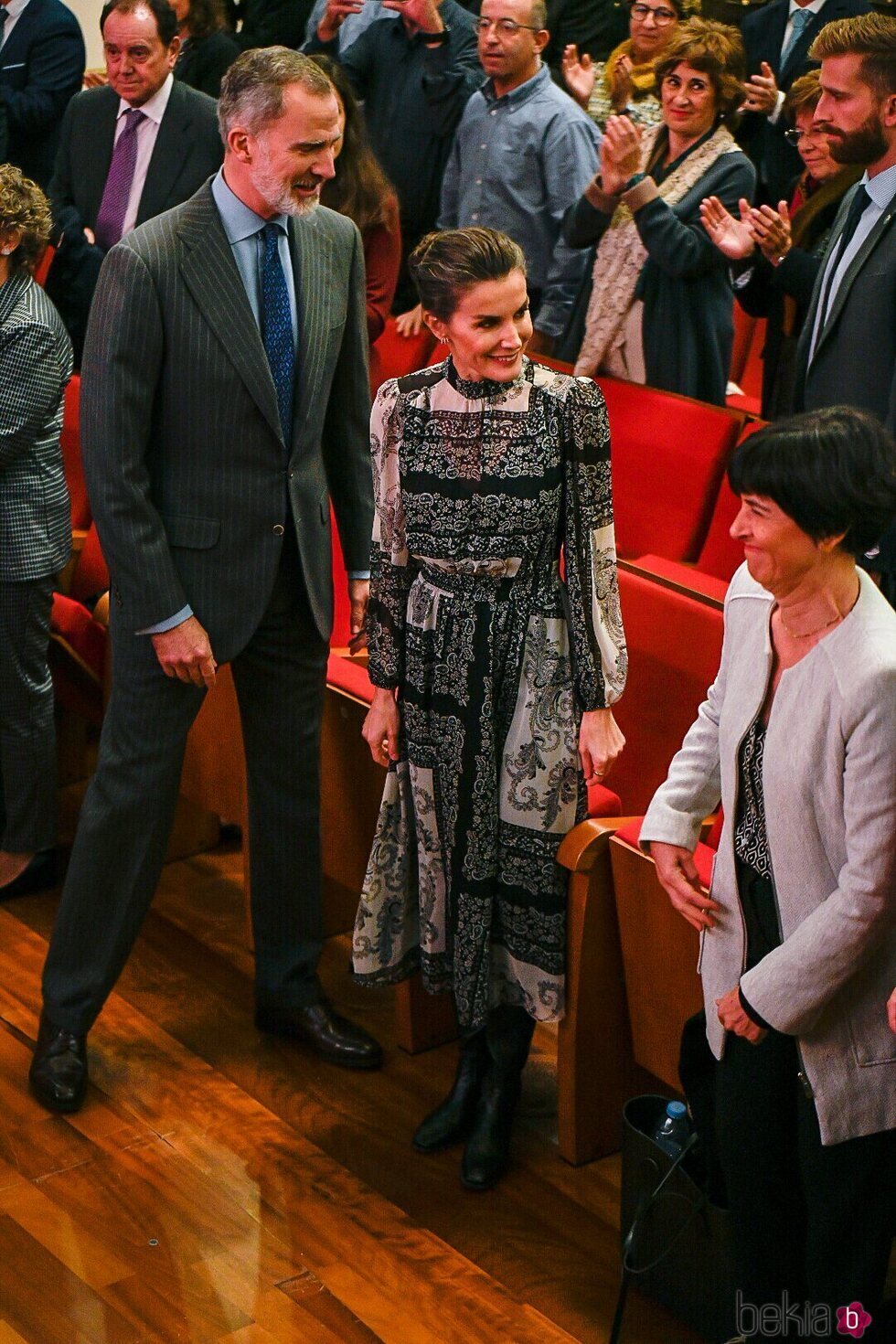 Los Reyes Felipe y Letizia en el acto de inauguración de la Farmacia Llabrés en Menorca