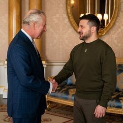 El Rey Carlos III recibe a Volodímir Zelenski en Buckingham Palace