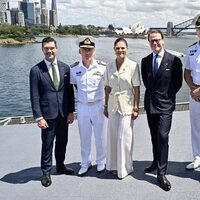 Victoria y Daniel de Suecia ante la Ópera de Sydney