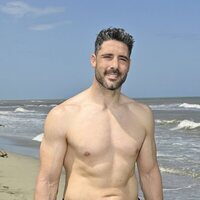 Jaime Nava posa en Honduras como concursante de 'SV 2023'