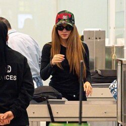Shakira en el aeropuerto de Barcelona antes de viajar a Nueva York