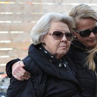 La Reina Beatriz de Holanda con su nuera Mabel