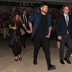 Pablo López, su novia y Narcís Rebollo en la Madrugá de los Gitanos en Sevilla