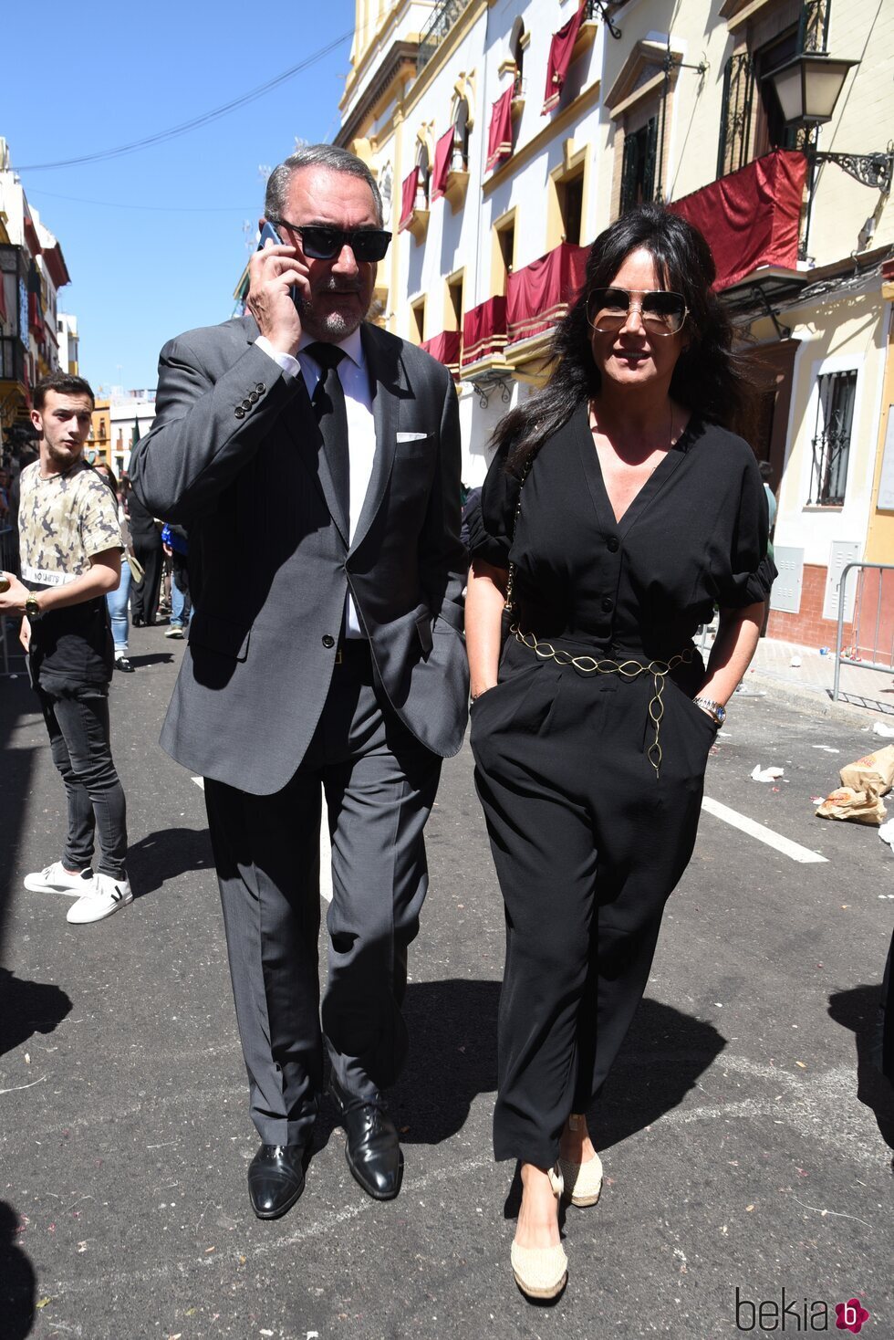 Carlos Herrera y Pepa Gea disfrutan de la Semana Santa de Sevilla