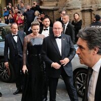 Alberto y Charlene de Mónaco a su llegada a la cena de gala por el 160 aniversario del Consulado de Mónaco en Florencia