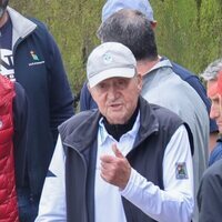 El Rey Juan Carlos antes de subirse al barco en la primera jornada de Copa de Vela