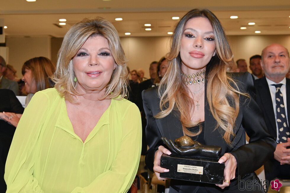 Terelu Campos y Alejandra Rubio en los Premios Naranja y Limón