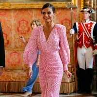 La Reina Letizia, muy sonriente en el almuerzo por el Premio Cervantes 2022