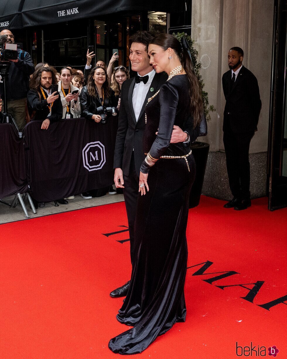Karlie Kloss y Jared Kushner en la Met Gala 2023