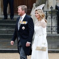 Guillermo Alejandro y Máxima de Holanda en la Coronación de Carlos III