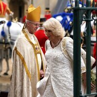 La Reina Camilla entra en la Abadía de Westminster para la Coronación