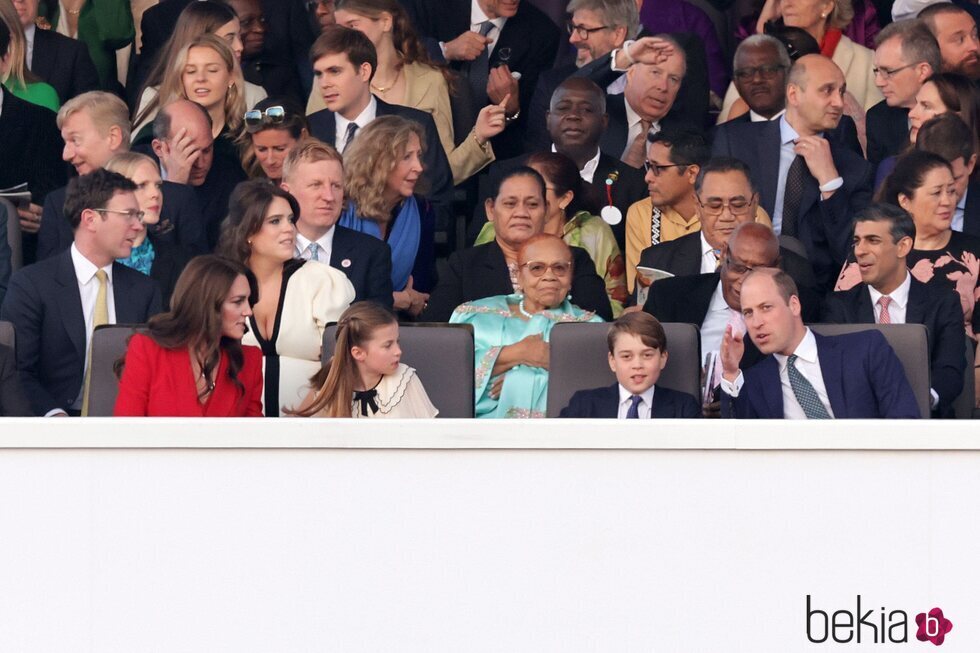 El Príncipe Guillermo y Kate Middleton y sus hijos George y Charlotte en el Concierto de la Coronación