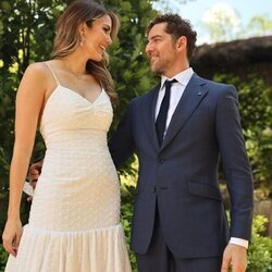 Rosanna Zanetti y David Bisbal compartiendo miradas cómplices en el bautizo de su hija Bianca