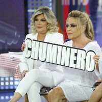 Lydia Lozano con su 'chuminero' en el último 'Sálvame'