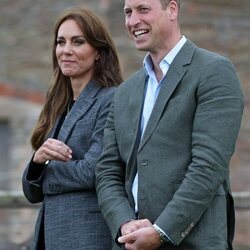 Kate Middleton y el Príncipe Guillermo, juntos en una escuela forestal