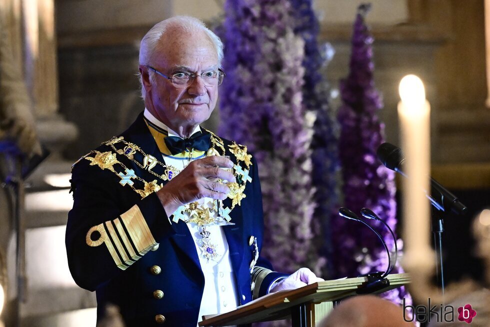 Carlos Gustavo de Suecia brindando en el discurso por su Jubileo