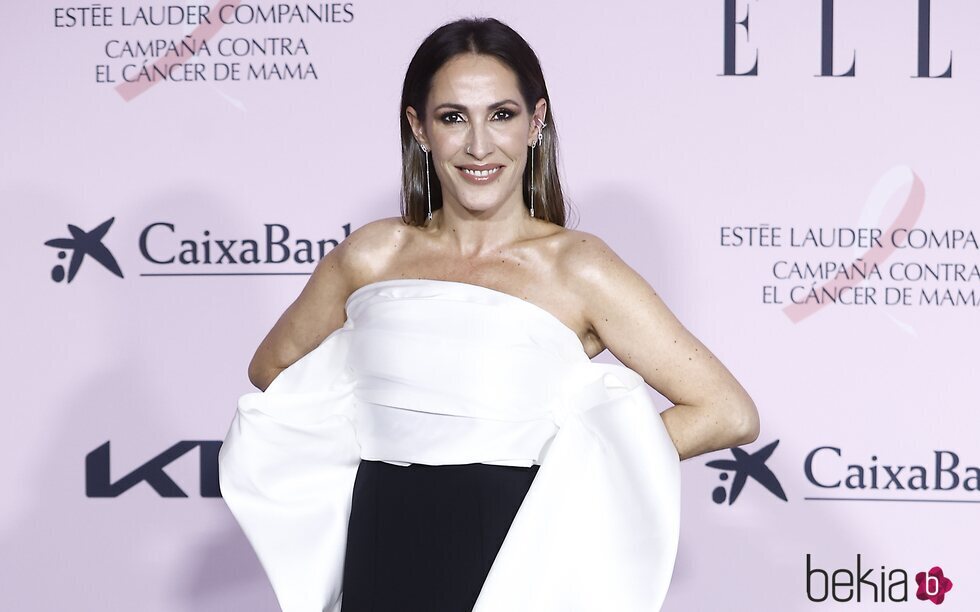 Malú en la gala solidaria contra el Cáncer de Mama organizada por Elle