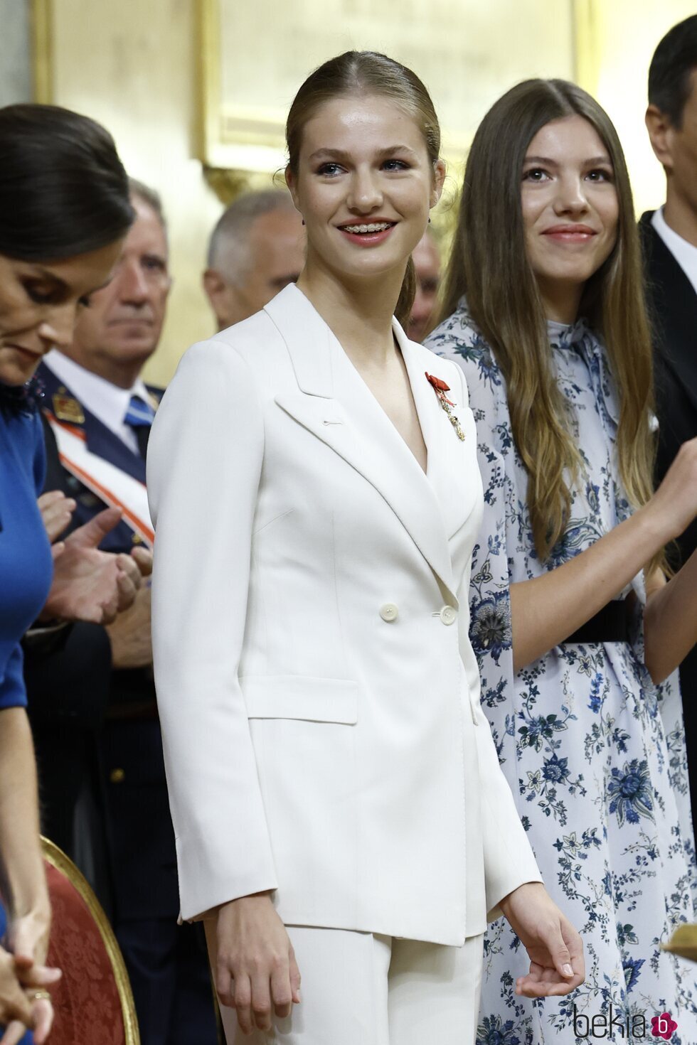 La Princesa Leonor y la Infanta Sofía sonrientes en la Jura de la Constitución