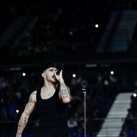 Álvaro de Luna en su actuación en Los 40 Music Awards 2023