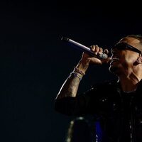 Ozuna durante su actuación en la gala de Los 40 Music Awards 2023