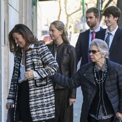 Alexia de Grecia, Irene de Grecia y los hermanos Irene, Pablo y Juan Urdangarin en la celebración del 60 cumpleaños de la Infanta Elena