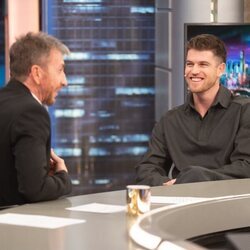 Miguel Bernardeau hablando con Pablo Motos en 'El Hormiguero'