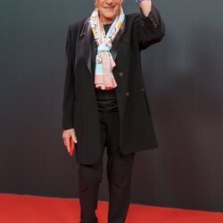 Chelo García Cortés saluda en la premiere de 'Machos Alfa 2'