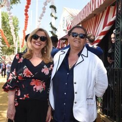 María del Monte e Inmaculada Casal en la fiesta de 'El Turronero' en la Feria de Sevilla 2024