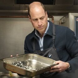 El Príncipe Guillermo visita una organización benéfica alimentaria