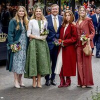 Guillermo Alejandro y Máxima de Holanda y sus hijas Amalia, Alexia y Ariane en el Día del Rey 2024