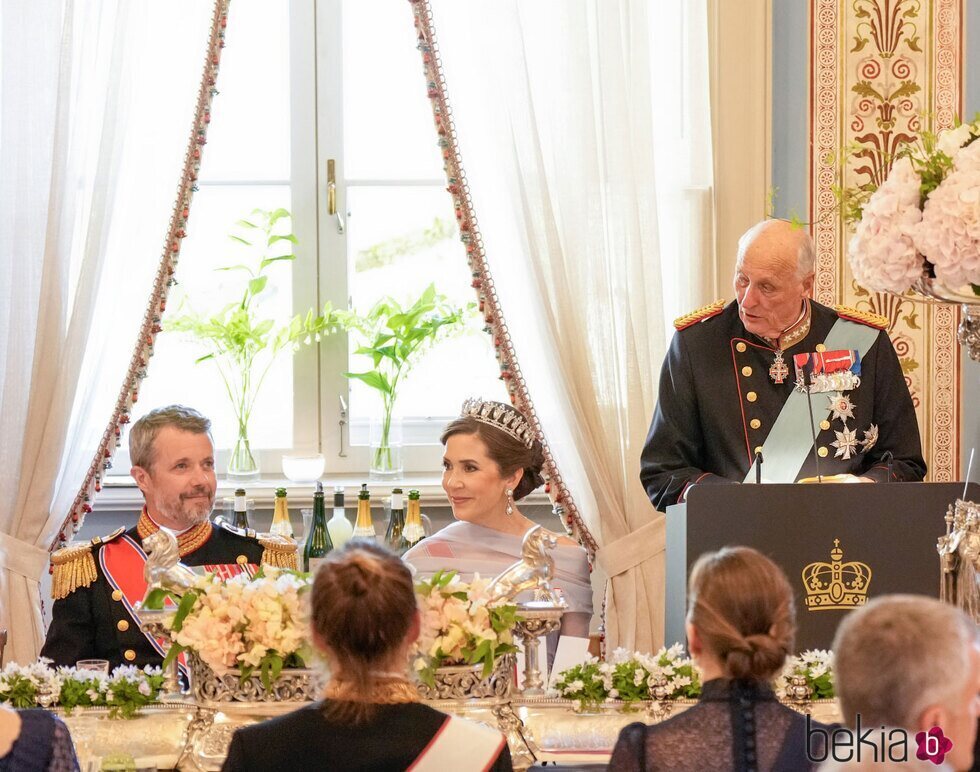 Harald de Noruega en su discurso ante Federico y Mary de Dinamarca en la cena de gala por la Visita de Estado de los Reyes de Dinamarca a Suecia