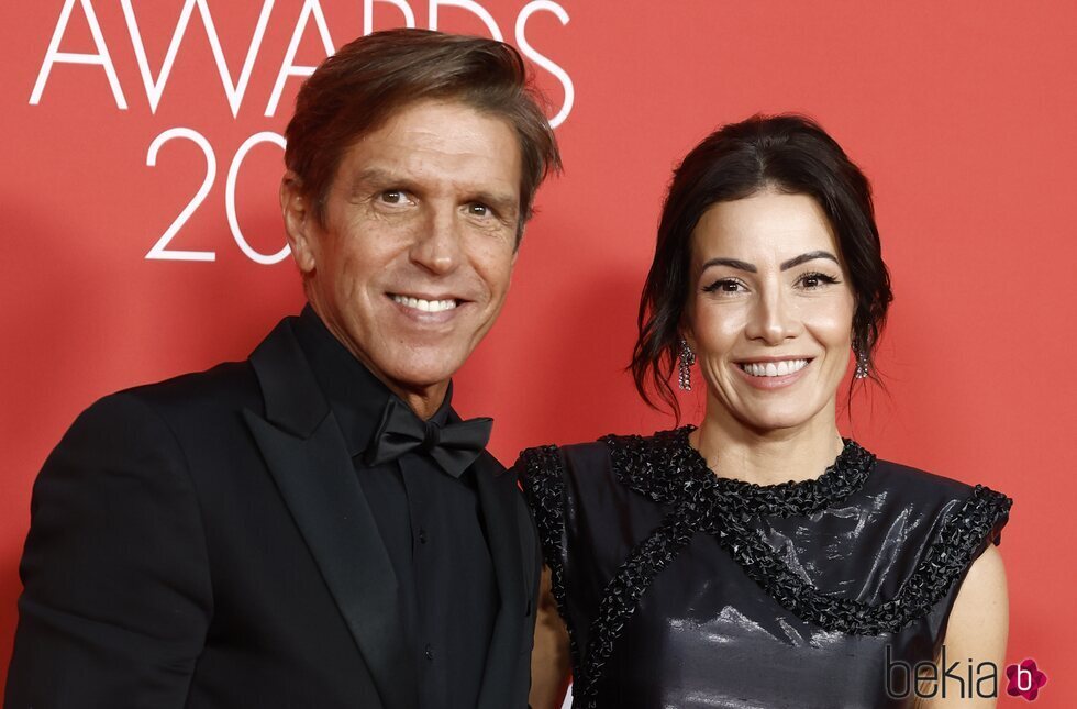 Manuel Díaz 'El Cordobés' y Virginia Troconis en la alfombra roja de los ELLE Style Awards 2024