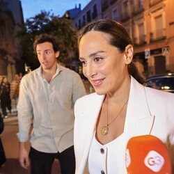 Tamara Falcó hablando con la prensa en el cumpleaños de Íñigo Onieva