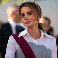 Rania de Jordania con la Tiara Árabe en el Jubileo de Plata de Abdalá de Jordania