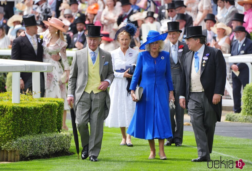 Mike Tindall, Lady Gabriella Windsor y los Reyes Carlos y Camilla en Ascot 2024